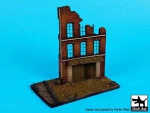 1/72 Uncolored Resin Model Building A Platform In The Scene of Factory Ruins - Picture 1 of 4