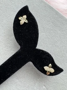 REAL 18k GOLD Flower Stud EARRINGS With Zircon Stones - Picture 1 of 9