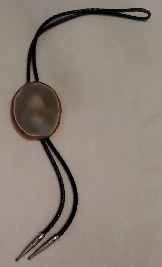 Corbata Bolo negra con puntas de metal y piedra natural marrón y azul claro Foto 1 de 4