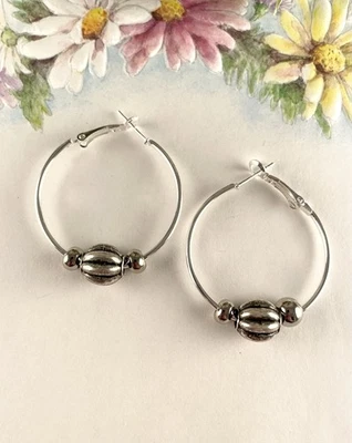 Pendientes de aro de plata con cuentas para mujer hechos a mano artesanal joyería de moda Foto 1 de 4