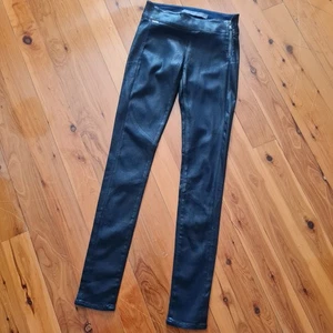 Women's size 26 'GUESS' Gorgeous black waxed stretchy jeans - EUC - Picture 1 of 7