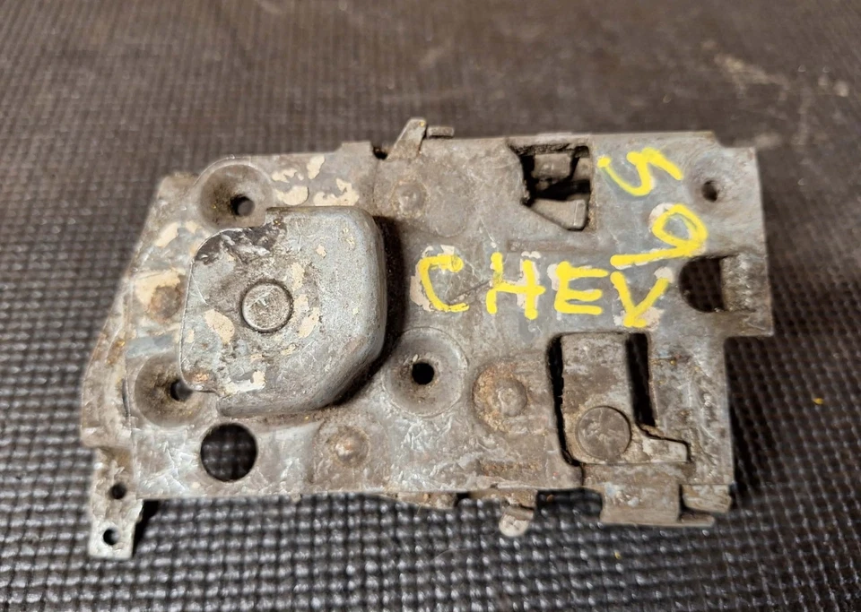 Chevy Corvette 1960 1961 1962 pestillo de puerta derecha liberación se envía a todo el mundo Foto 1 de 3