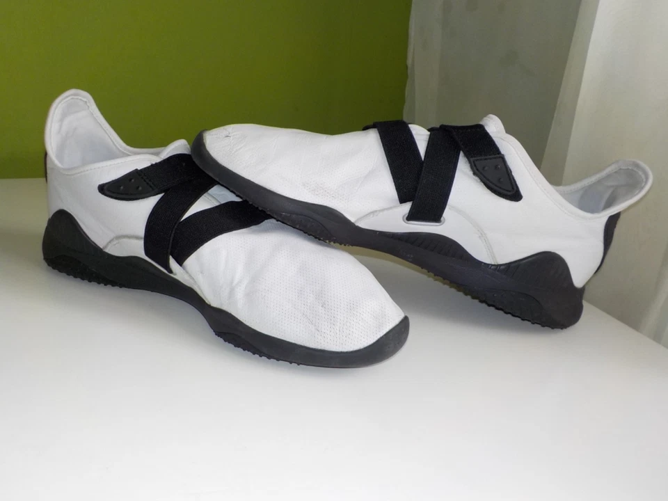 Baskets vintage PUMA Mostro NYC blanc noir 363624-01 gay-occasion rare taille 44,5 10 11 - Photo 1/4
