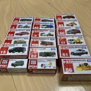 , 16 Tomica cars + 1 Pocket Tomica car - Picture 1 of 2