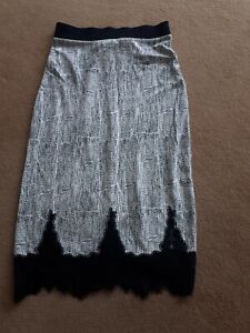 H&M Ladies Skirt Black/ Cream Pattern, Lace Detail waa £24.99 **NEW WITH TAGS**
