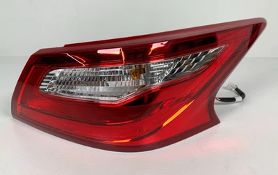 Luz trasera halógena exterior lado pasajero derecho Nissan Altima 2016 2017 2018 OEM Foto 1 de 4