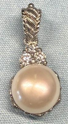 Judith Ripka Plata de Ley 8mm Perla y Potenciador Diamonique 1" Foto 1 de 4