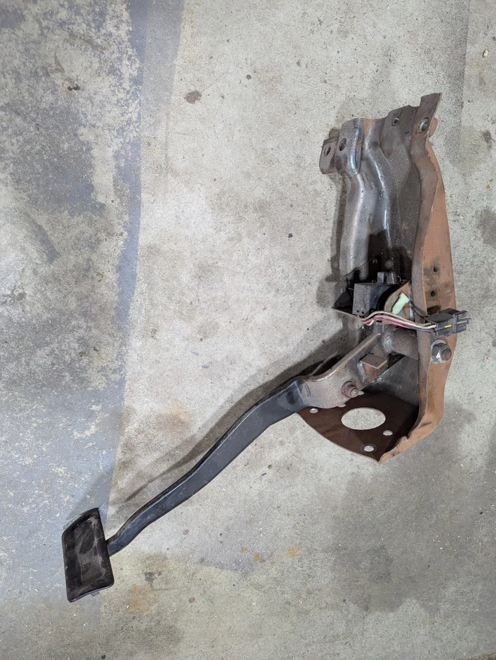 吉普牧马人 YJ 自动制动踏板组件 1992 - 1995 — 第 1/1 张图片