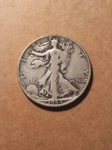 1944 S WALKING LIBERTY HALF DOLLAR - Picture 1 of 2