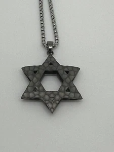 MENS Large Black Hammered Sterling Silver Star of David Pendant on 24 inch Chain - Picture 1 of 3