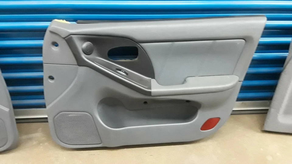 2001-2006 Hyundai Elantra GT седан проход правой передней двери панели серый OEM изящный! - Изображение 1 из 1