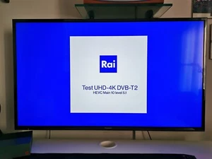 PANASONIC SMART TV 43" 43FX633E 4K HDR DVB-T2 lieve difetto (leggi descrizione) - Foto 1 di 9