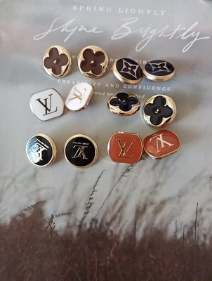  Lot Of 12  18mm  Gold Designer Button Lv  BUTTON - Image 1 of 4