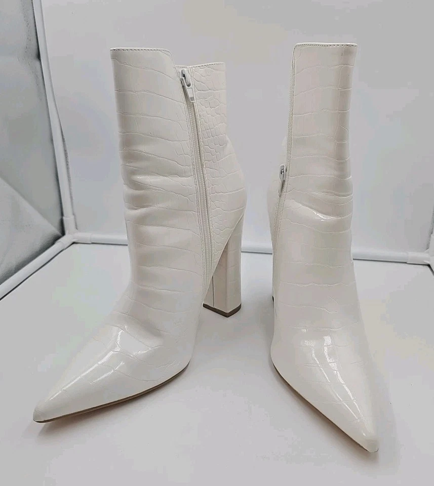 BOTAS BLANCAS OLIVIA FARGIANO ESTAMPADO COCODRILO TALLA 10 Foto 1 de 4