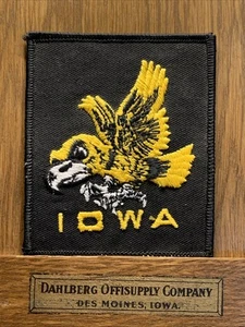 Toppa ricamata occhio di falco Iowa vintage - Foto 1 di 2
