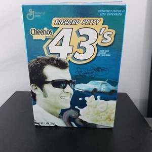 Caja completa de Richard Petty's 43s de Cheerios - Imagen 1 de 3