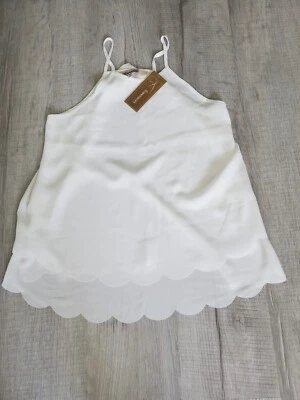 francesca’s Emmelee White tank top, scalloped hem, women’s small NWT - Image 1 of 4