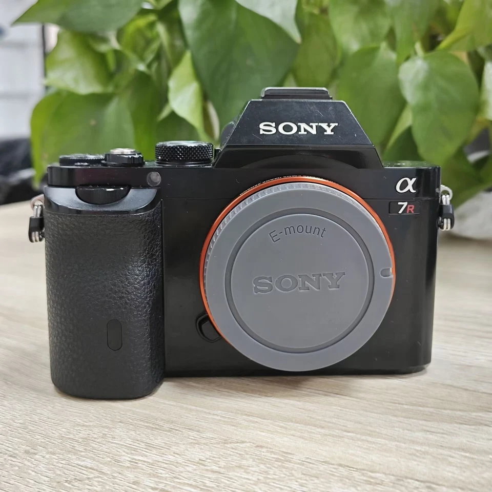 Câmera Digital (Corpo) 90%NOVA Sony Alpha A7R ILCE-7R 36.4MP (Corpo) Língua Inglesa - Imagem 1 de 4