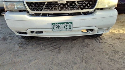 Conjunto de parachoques delantero Chevy Suburban 2000-2006 con soportes 50u Summit blanco Foto 1 de 4