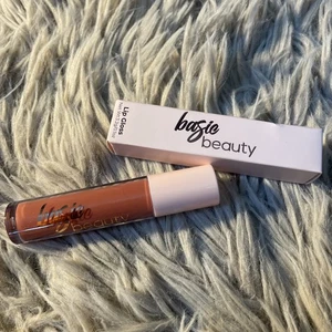 Basic Beauty Lip Gloss in Literally New In Box - Picture 1 of 5