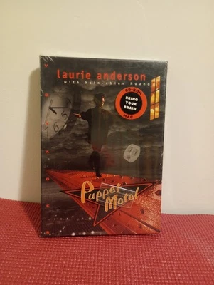 CD-ROM MACINTOSH Puppet Motel de Laurie Anderson con insertos Eno Hsin-Chien Huang Foto 1 de 2