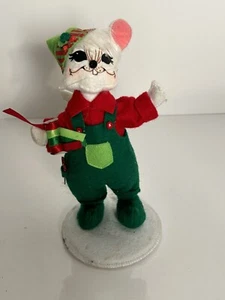 2012 Annalee Doll 6 Inch Workshop Mouse w Ribbon Scissors and Green Santa Hat - Picture 1 of 10