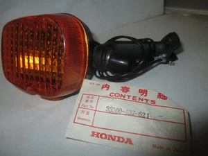 Indicator, RIGHT FRONT INDICATOR LAMPS HONDA XL185S XL125 NEW 33300-437-621 - Picture 1 of 1