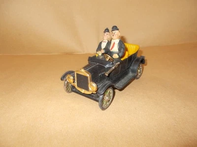 politoys auto di stanlio e olio usato come da foto - Immagine 1 di 4