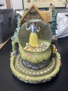 DISNEY SCHNEEWITTCHEN & DIE SIEBEN ZWERGE GROSSE SCHNEEKUGEL ANIMIERT MIT MUSIK - Bild 1 von 21