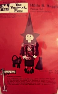 The Patchwork Place Hilda Haggly Pattern N8 Hexe Katze Besen Halloween Herbst Herbst - Bild 1 von 2