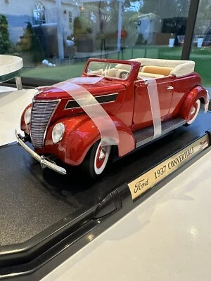 1/18 Vintage 1937 Ford V8 Convertible - Candy Red , Die Cast Model Car , Hot Rod - Image 1 of 4