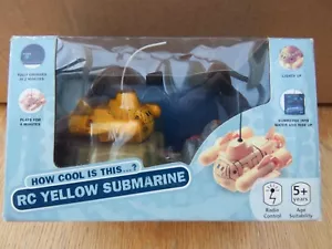SUBMARINO AMARILLO Control Remoto Micro/Automático Luces Agua Juguete Nuevo en Caja - Imagen 1 de 4