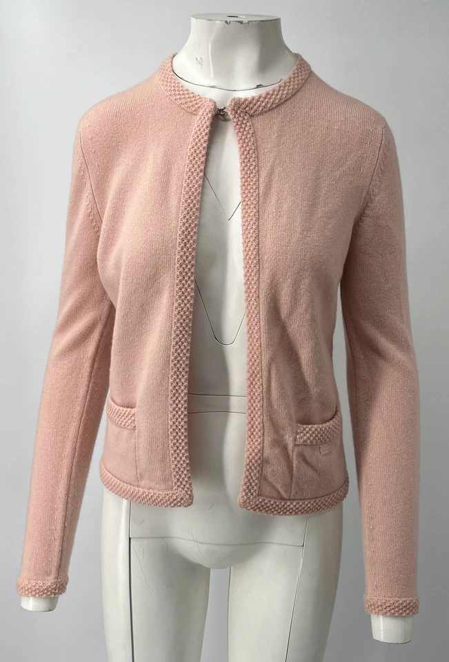 Cárdigan suéter Chanel primavera 2005 rosa claro cachemir ribete mujer talla 38 Foto 1 de 4