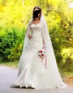 Wedding Dress - Picture 1 of 13