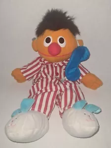 Ernie im Schlafanzug Plüsch Puppe Pyjama rot weiß - Sesamstrasse Sesame Street - Bild 1 von 4