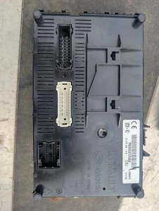 Renault Clio MK2 UCH - Módulo de control de carrocería - 8200272302 / P8200272302 - Imagen 1 de 6