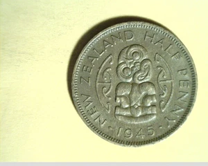 1945 New Zealand, Half Penny, High Grade Bronze (Nz-31) - Picture 1 of 2