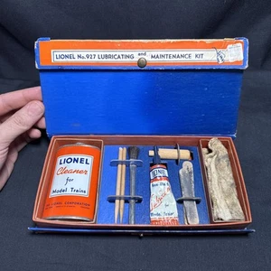 Kit de lubricación y mantenimiento Lionel 927 1952 con tubo y toalla de herramientas de estaño - Imagen 1 de 10