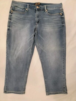 Vaqueros elásticos recortados 14 Seven7 para mujer: corte novia, costuras gruesas  Foto 1 de 4