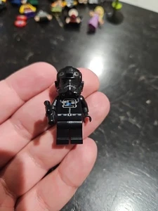 LEGO Star Wars Imperial Tie Fighter Pilot Minifigure - Picture 1 of 4