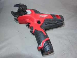MILWAUKEE M12  Kabelschneider 2 Gang Kabelschere Akku dabei - Picture 1 of 6