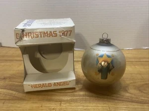 Vintage 1977 Schmid Christmas Ornament Herald Angel - READ - Picture 1 of 7