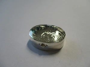Gorgeous design sterling silver pill box oval shape engraved solid 925 silver - Picture 1 of 4