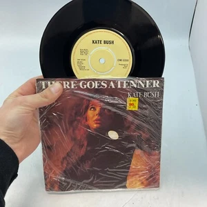 Kate Bush There Goes A Tenner Vinyl 7" Single 45RPM UK 1982 VG+/NM Art Rock - Picture 1 of 2