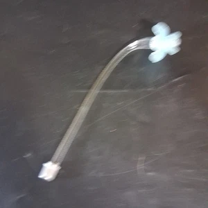 Pieza de araña veneciana de cristal azul de Murano con tallo torcido - Imagen 1 de 5