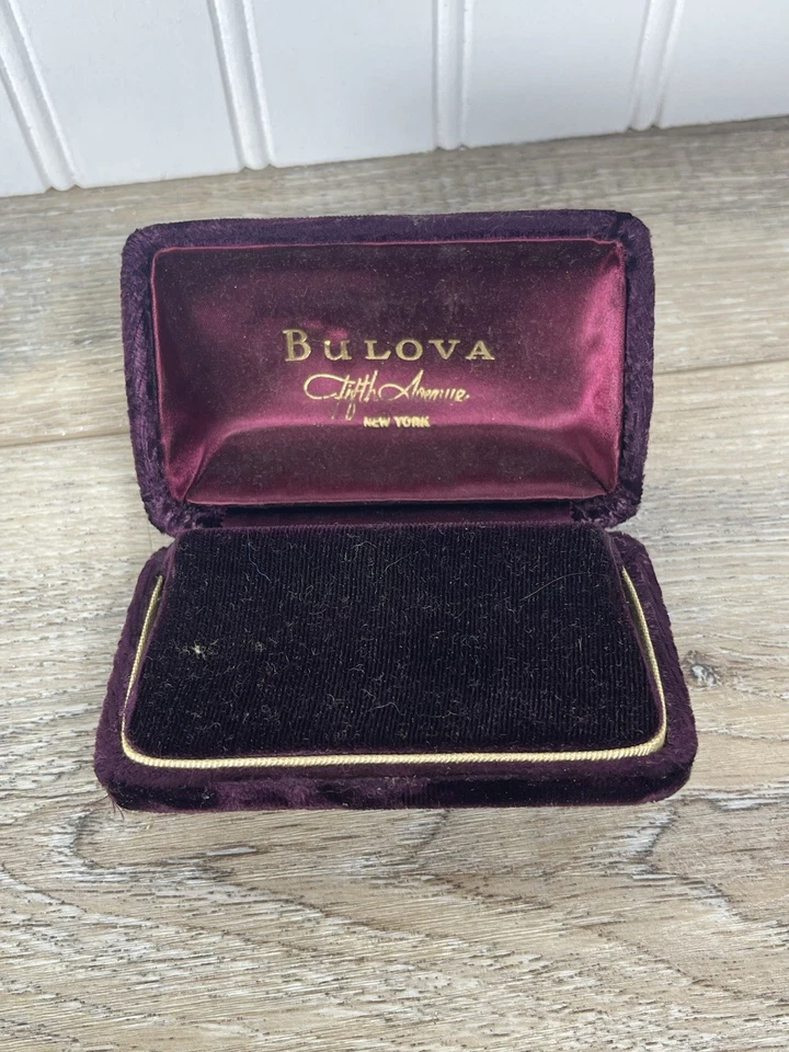 Vintage 1940’s Bulova Watch Velvet Presentation Box Fifth Avenue New York Read - Image 1 of 3