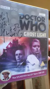 DOCTOR WHO DVD - GHOST LIGHT - SIGNED AUTOGRAPH on cover by Sylvester McCoy - Dr - Picture 1 of 4