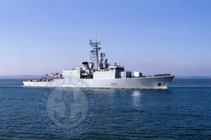 Royal Canadian Navy 280 Class Destroyer HMCS ATHABASKAN (DDG-282) - 6X4 Photo - Picture 1 of 1
