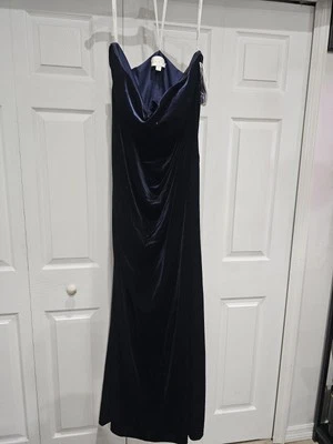 Vestido sem alças Galina Signature azul marinho escuro glitter veludo - Imagem 1 de 4