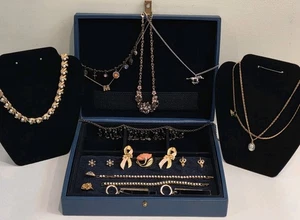 Lot of Vintage Avon Jewelry & Box: Necklaces Rings Brooches Bracelets & Earrings - Picture 1 of 24